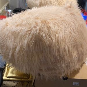 Really soft fuzzy and trendy😘!!!